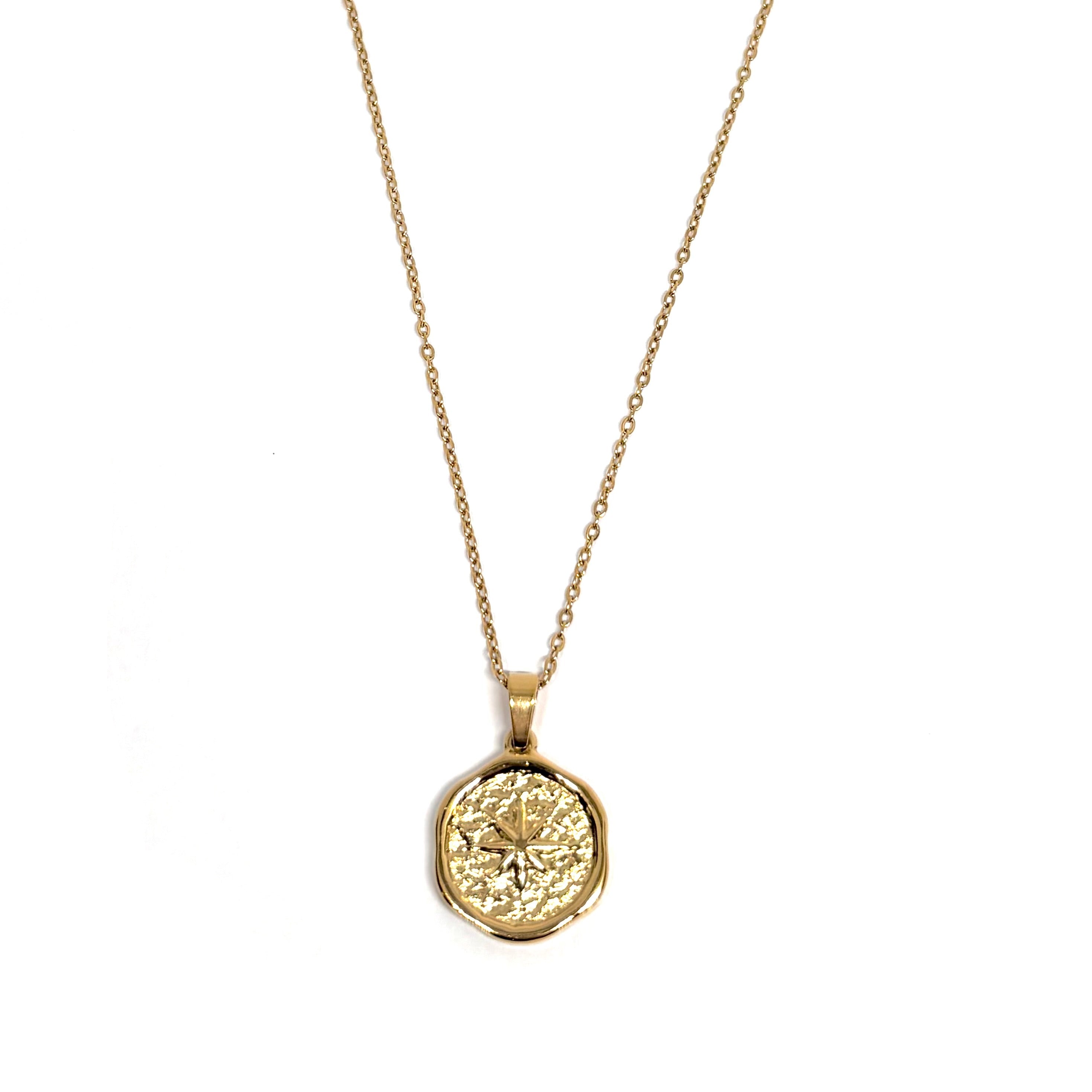 collier femme en acier inoxydable doré avec médaille gravée d’une étoile polaire 24 mm, chaîne réglable 45 +5 cm, bijou symbolique et intemporel à offrir